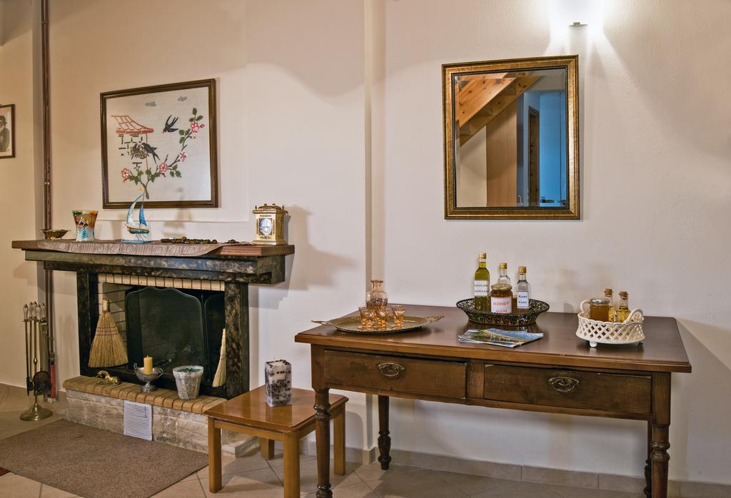 Athina's House * Alonai
